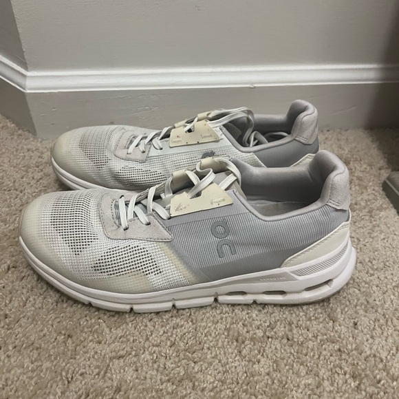 ON Women's Cloudrift White Athletic Shoes - Picture 5 of 6